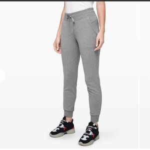 Lululemon Warm • Down Jogger || 28" • Size 10